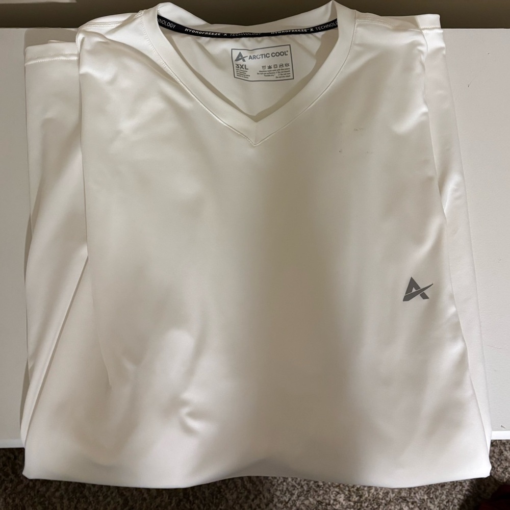3xl Men's White V-Neck Shirt and Black Sweatpants